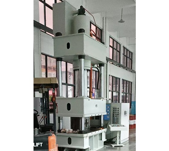 HP32四柱式液压机